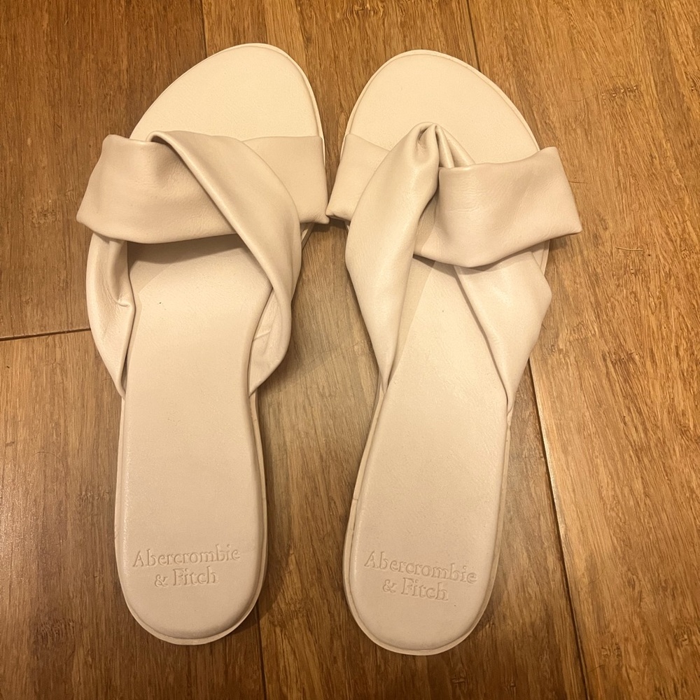 Unworn Abercrombie & Fitch Pink Nude Sandal Size 10